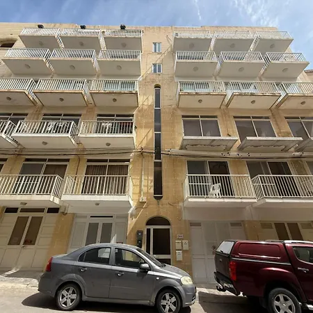 Modern 2/1 Bedroom In #5 Apartment *