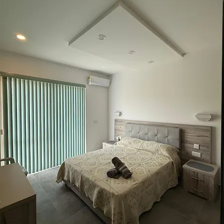 Modern 2/1 Bedroom In #5 Apartment *