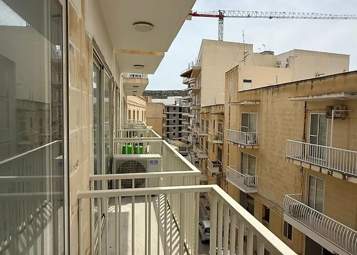 Modern 2/1 Bedroom In #5 Appartement *