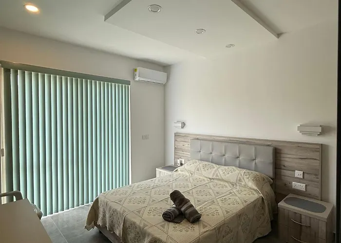 Modern 2/1 Bedroom In #5 Appartement *