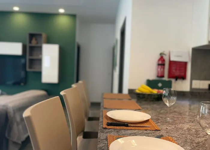 Modern 2/1 Bedroom In #5